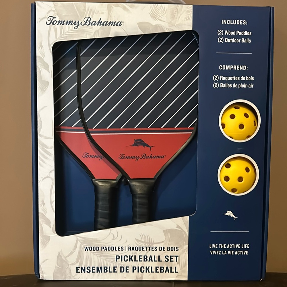 Tommy Bahama Pickleball Set